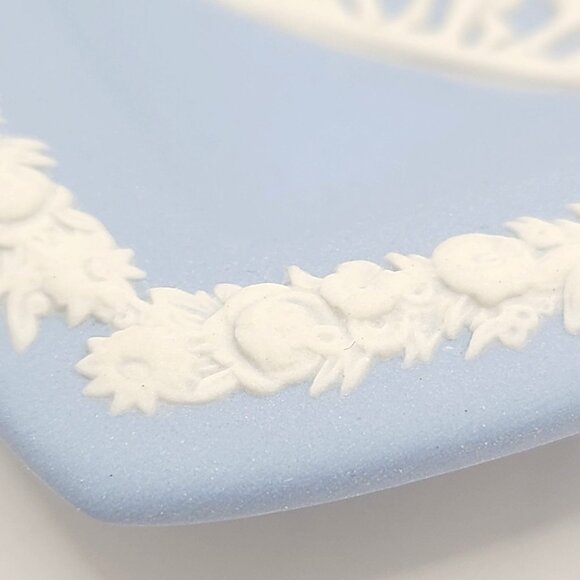Wedgwood Heart Trinket Dish Blue & White Jasperware Made In England - Picture 2 of 8